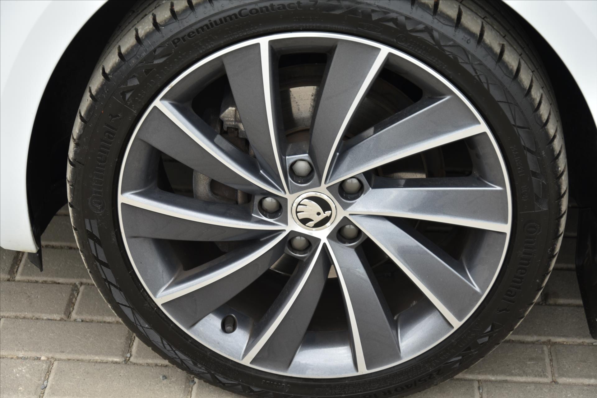 skoda-octavia-1-4-tsi-110kw-dsg-l-k-navi-cr - 8