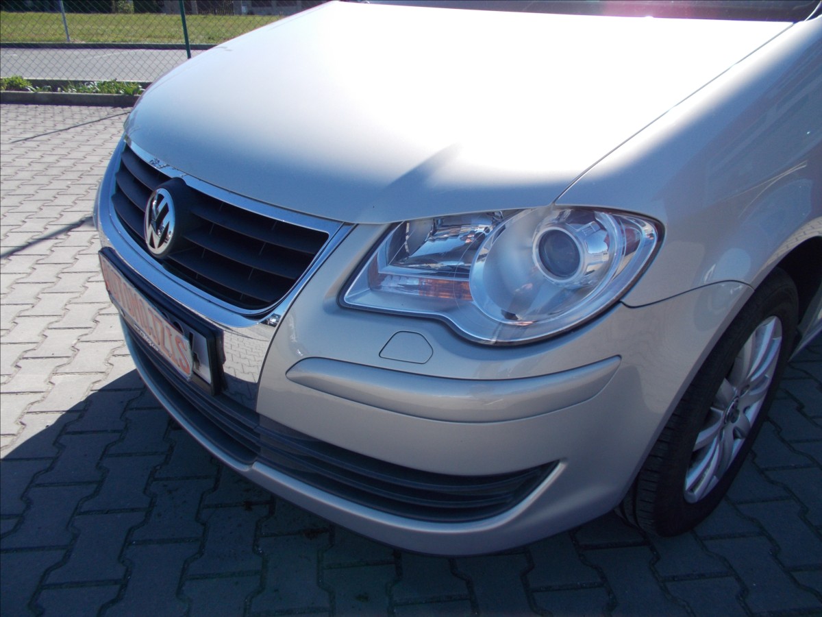 volkswagen-touran-1-9-tdi-webasto-navigace-tz - 6