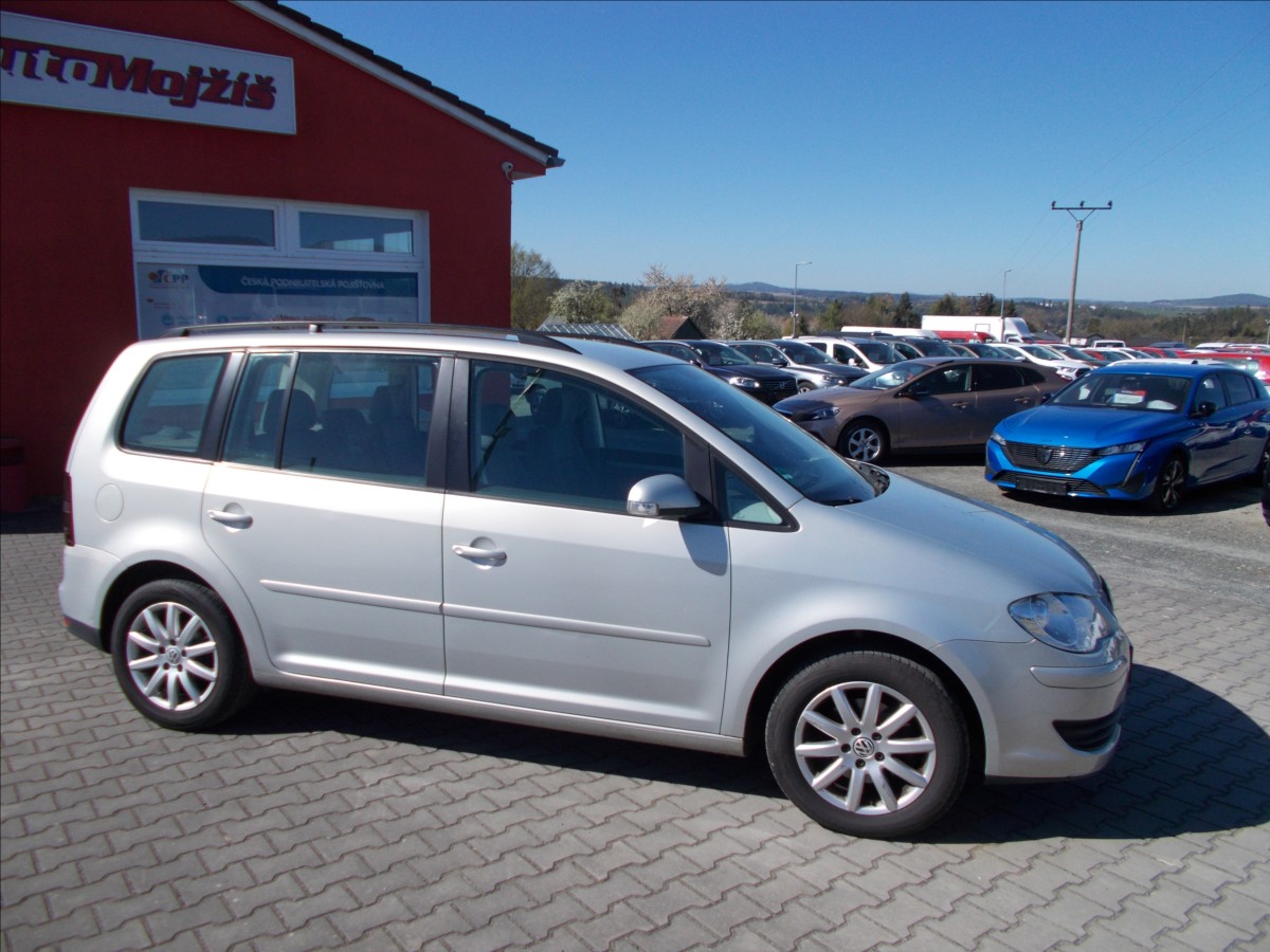 volkswagen-touran-1-9-tdi-webasto-navigace-tz - 7