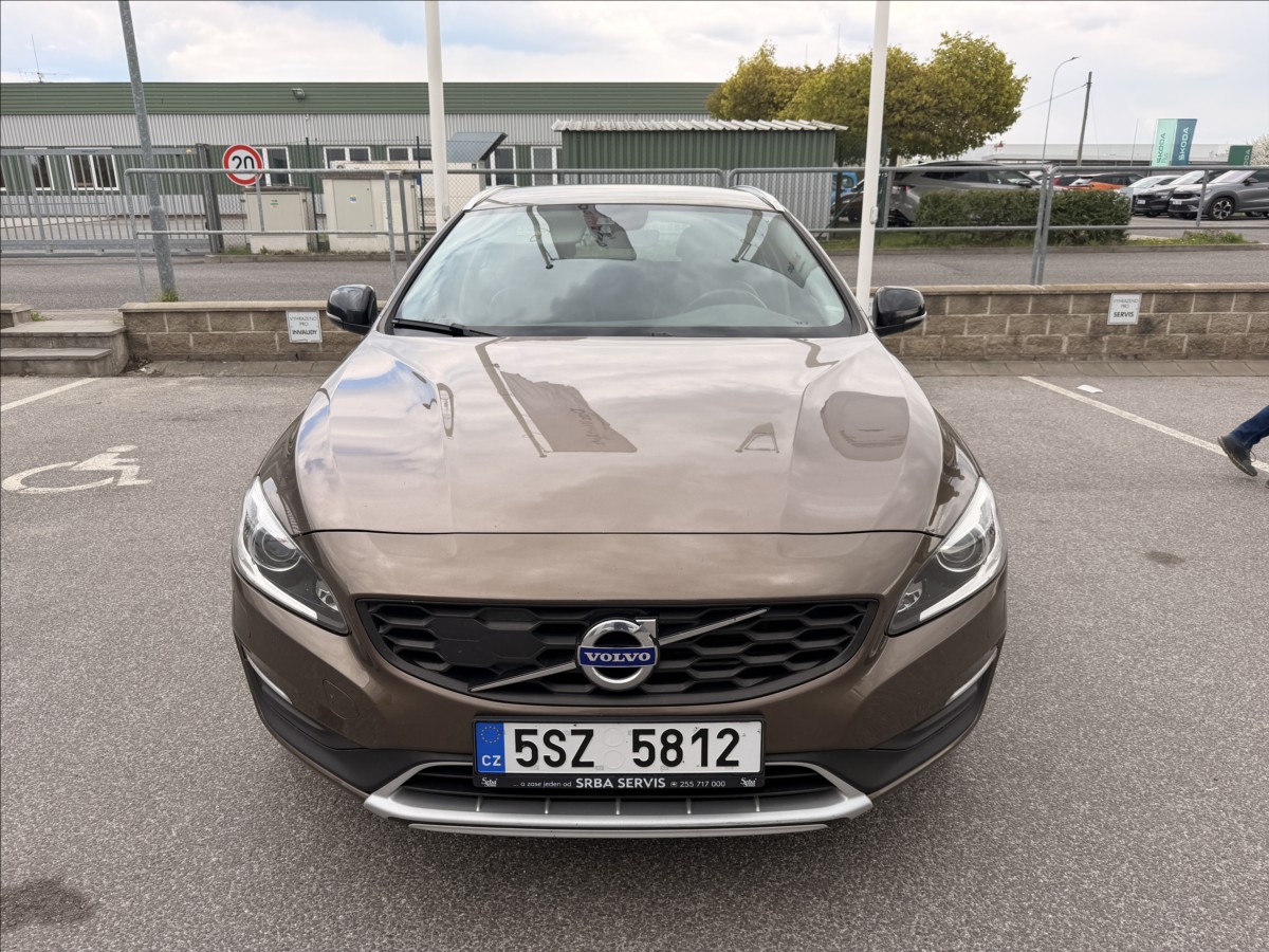 volvo-v60-2-0-t5-awd-momentum - 1