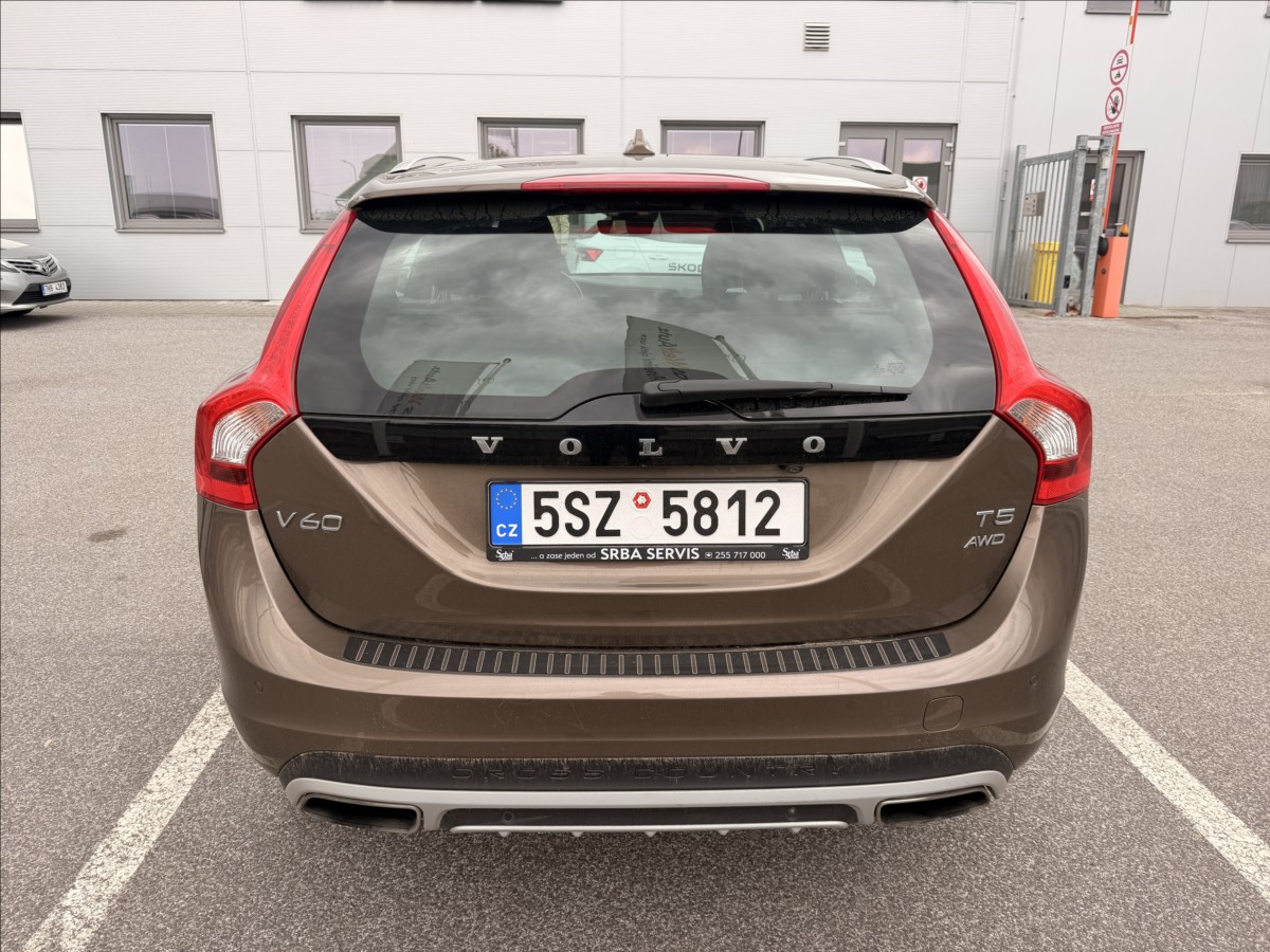 volvo-v60-2-0-t5-awd-momentum - 5