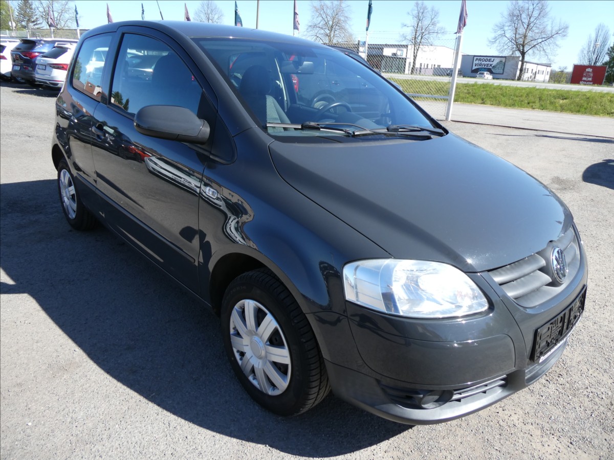 Volkswagen Fox 1,2 HTP 2xkola,serviska,2.majitel