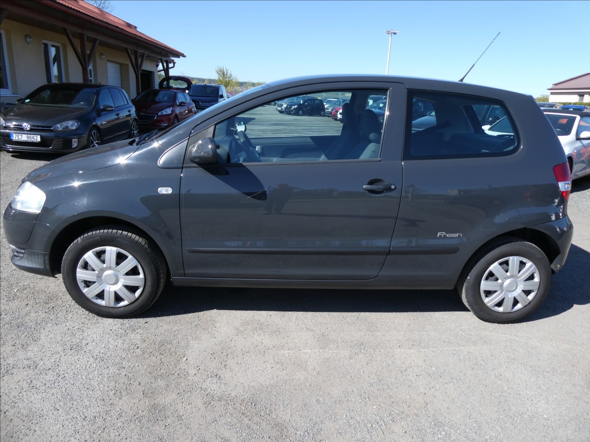 volkswagen-fox-1-2-htp-2xkola-serviska-2-majitel - 5