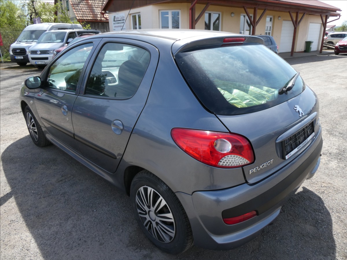 peugeot-206-1-4-i-54kw-klima-2x-kola - 4