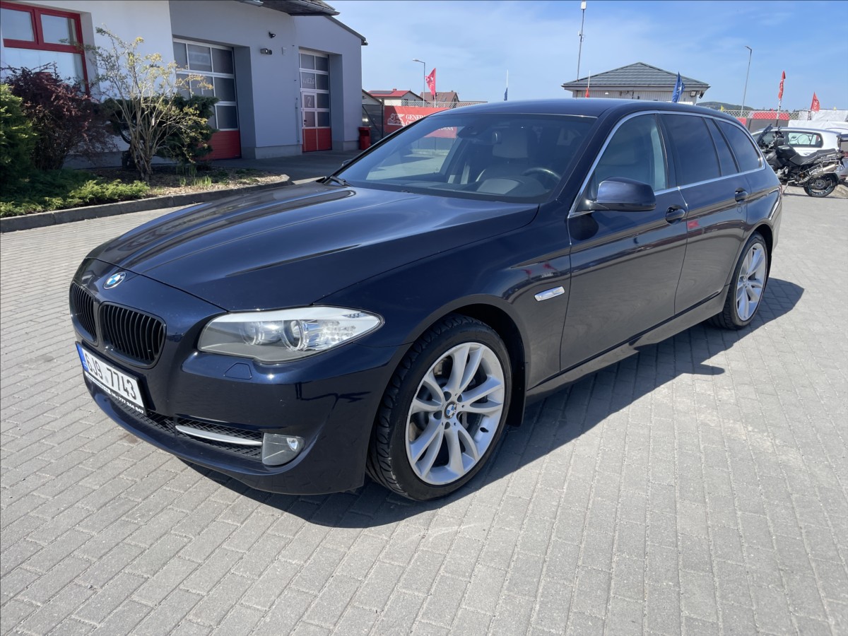 BMW Řada 5 3,0 d 180kw Manuál Luxury 2maj po rozvodech