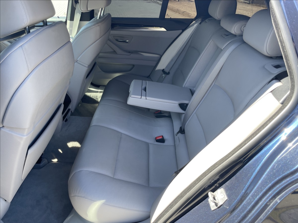 bmw-rada-5-3-0-d-180kw-manual-luxury-2maj-po-rozvodech - 7