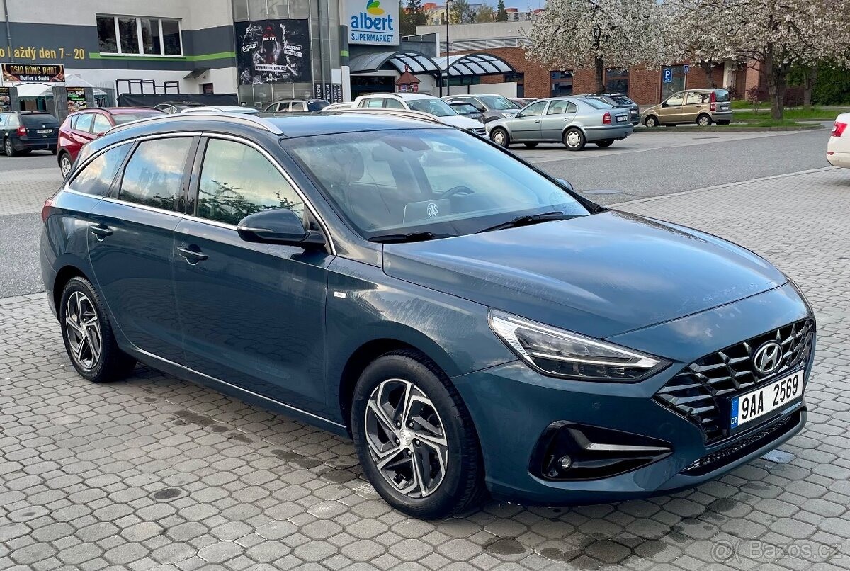 hyundai-i30-1-5-t-gdi-118-kw-hybrid-automatic - 4