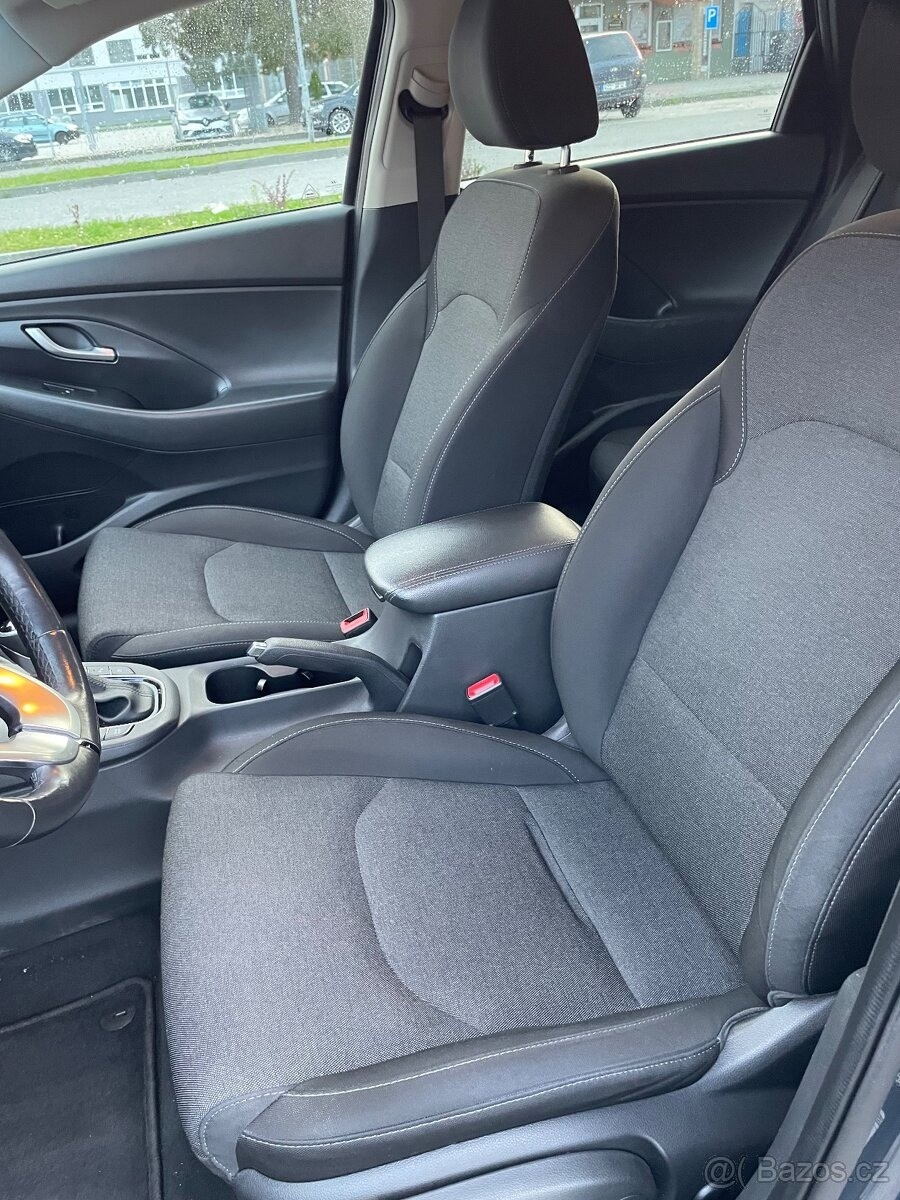 hyundai-i30-1-5-t-gdi-118-kw-hybrid-automatic - 9