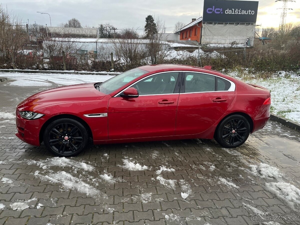 jaguar-xe - 4