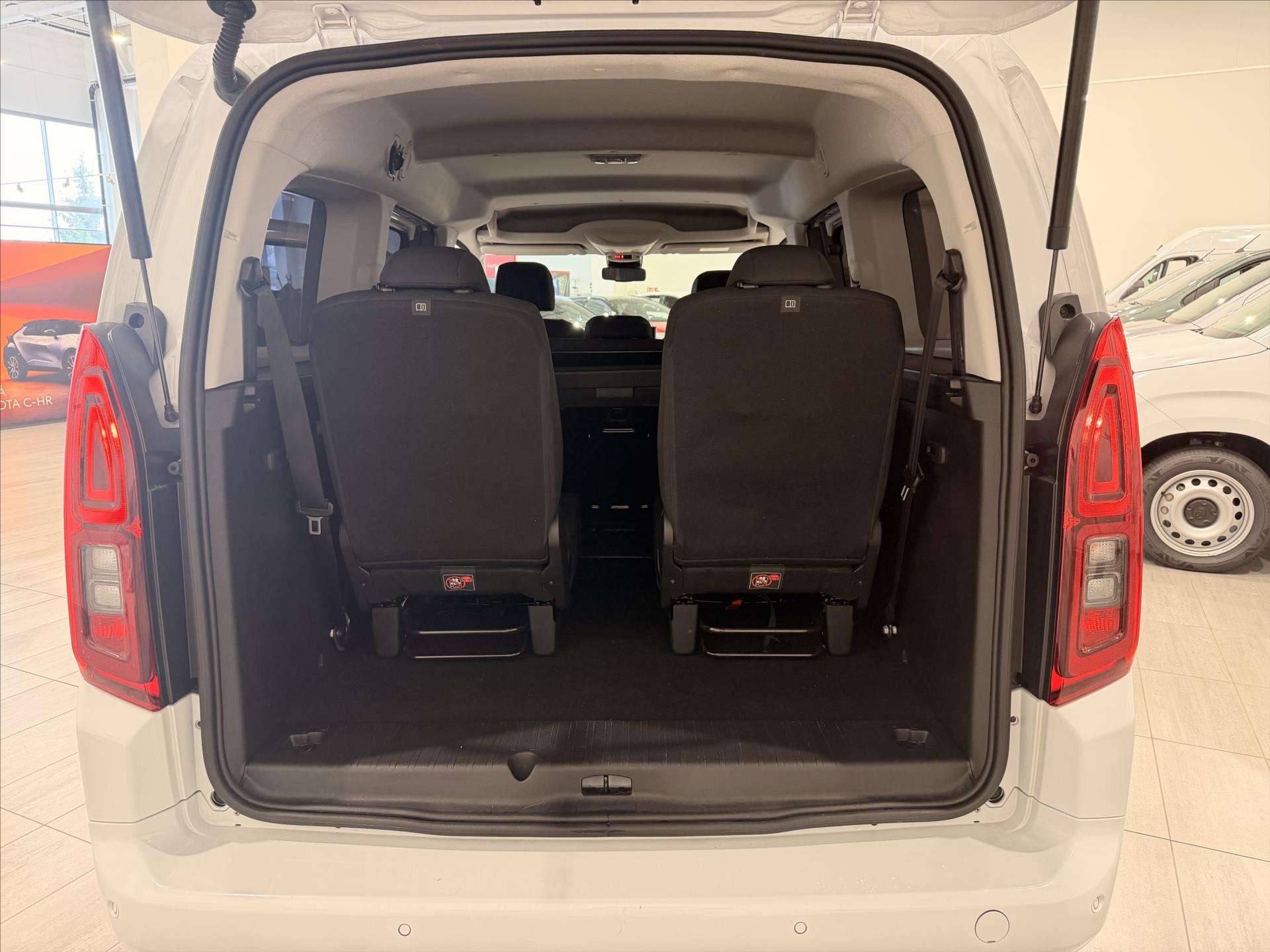 toyota-proace-1-5-business-7s-1-5-diesel-130hp-lwb - 6