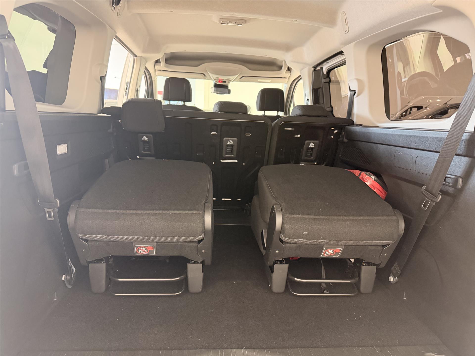 toyota-proace-1-5-business-7s-1-5-diesel-130hp-lwb - 8