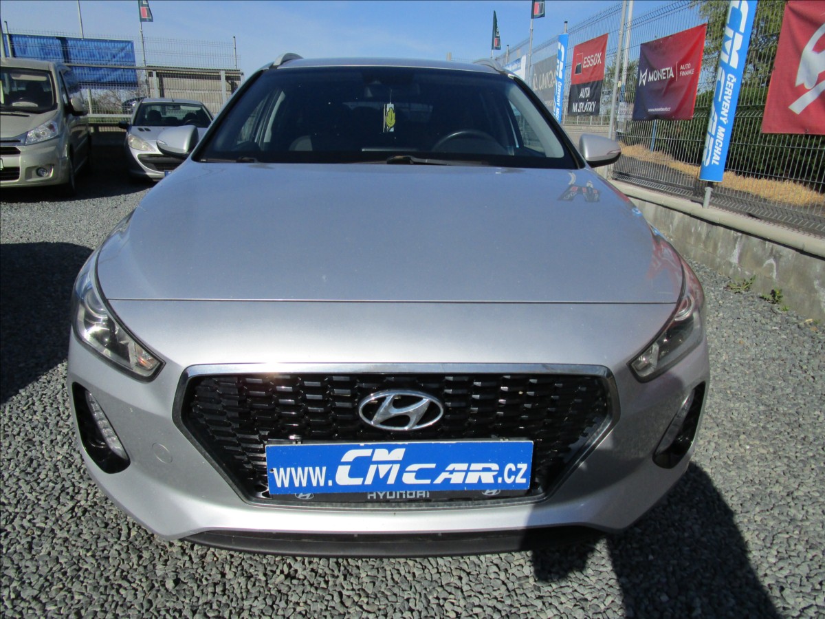 hyundai-i30-combi-1-6crdi-comfort - 1