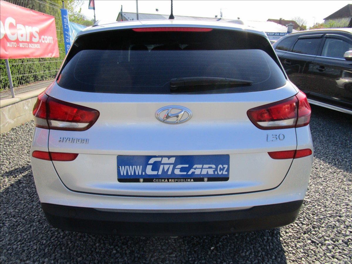 hyundai-i30-combi-1-6crdi-comfort - 4