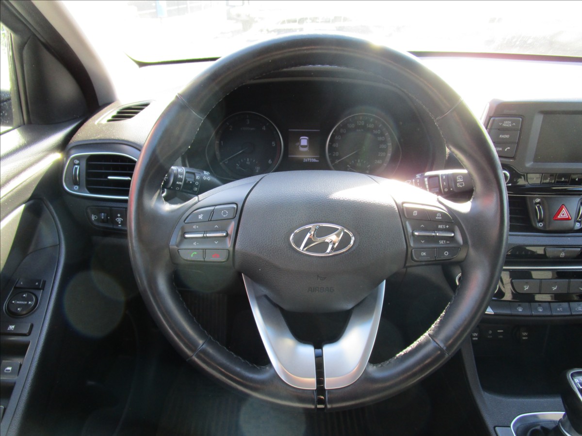 hyundai-i30-combi-1-6crdi-comfort - 7