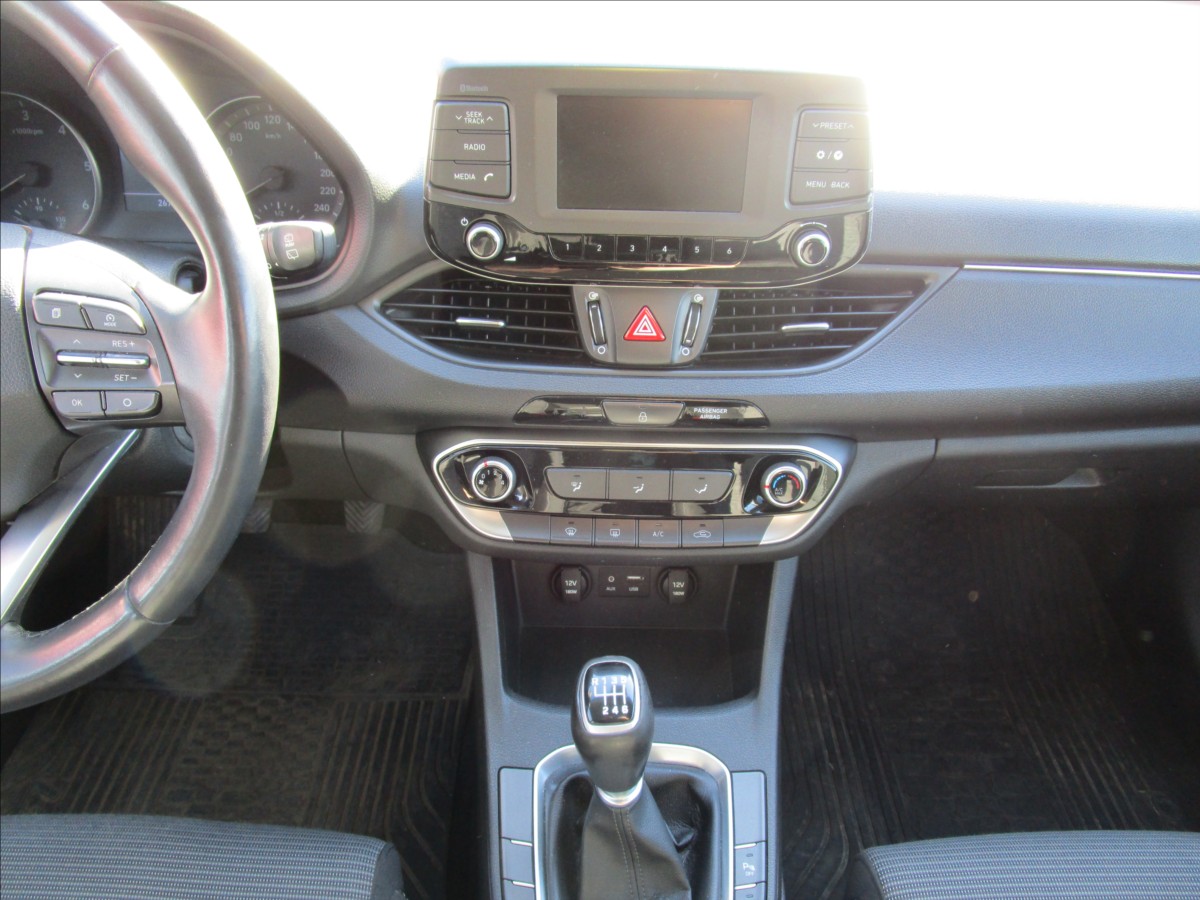 hyundai-i30-combi-1-6crdi-comfort - 8
