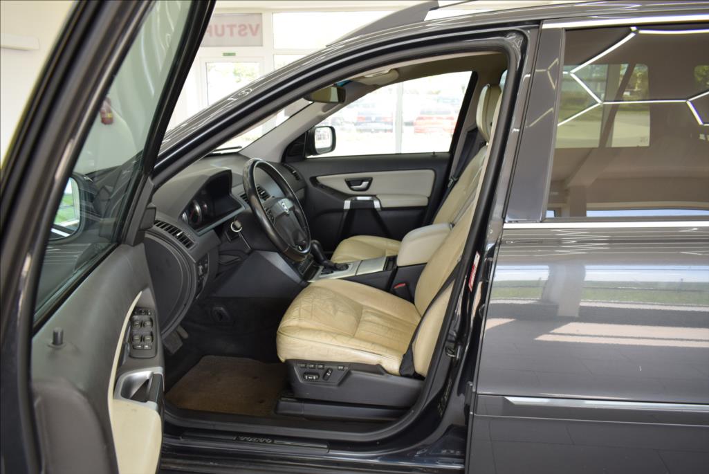 volvo-xc90-2-4-d5-awd-7-mist-summum - 9