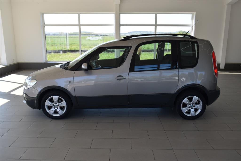 skoda-roomster-1-2-tsi-1-maj-scout-digiklima - 4