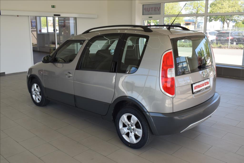 skoda-roomster-1-2-tsi-1-maj-scout-digiklima - 7
