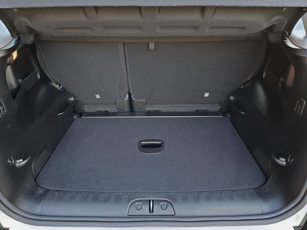 fiat-500l-1-4-trekking-70-kw - 9
