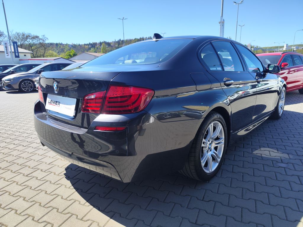 bmw-rada-5-530d-xdrive-m-paket-cr-1-maj - 4