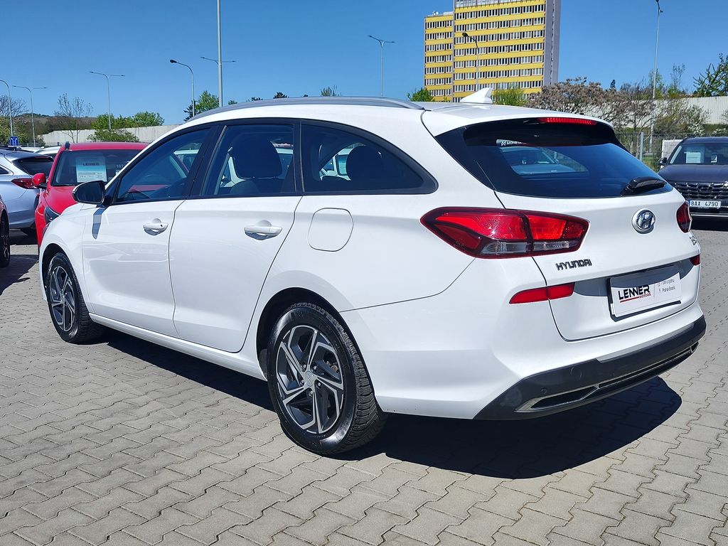 hyundai-i30-1-6-crdi-85kw-komfort - 6