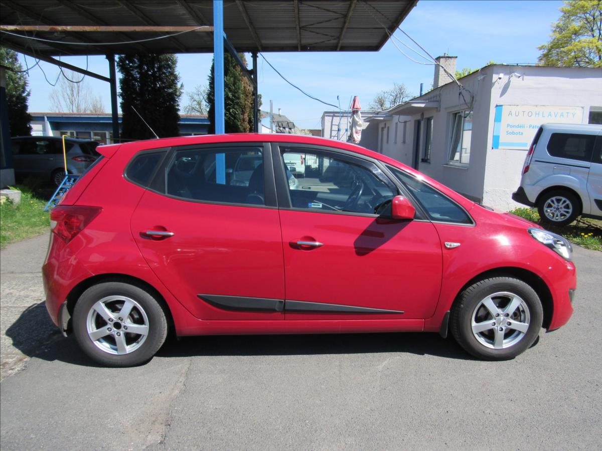 hyundai-ix20-1-6-i-comfort-1-majitel-nove-v-cechach - 7