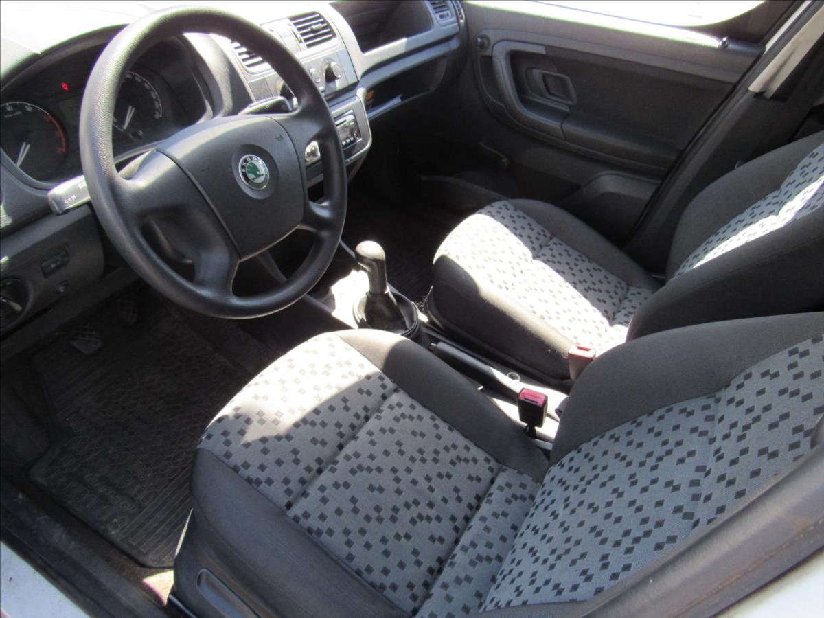 skoda-praktik-1-2-i-51kw-jde-na-dva-valce - 8