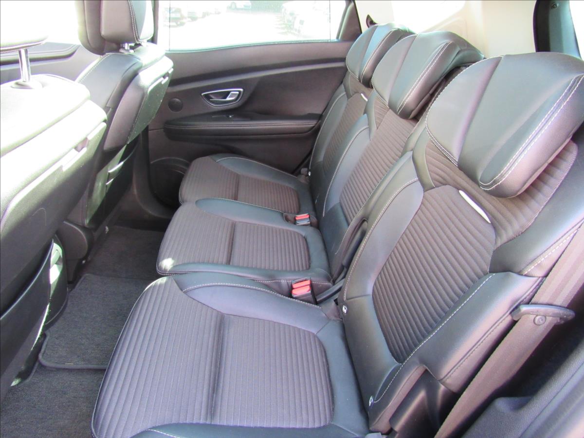 renault-scenic-1-6-dci-118kw-automat - 9