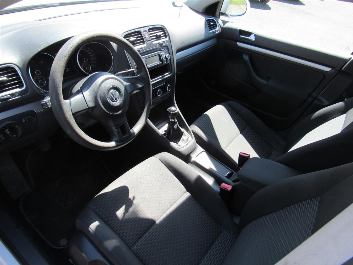volkswagen-golf-1-6-tdi-77kw-variant - 8