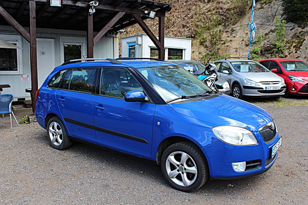 skoda-fabia-ii-kombi-1-4-16v-klima - 3