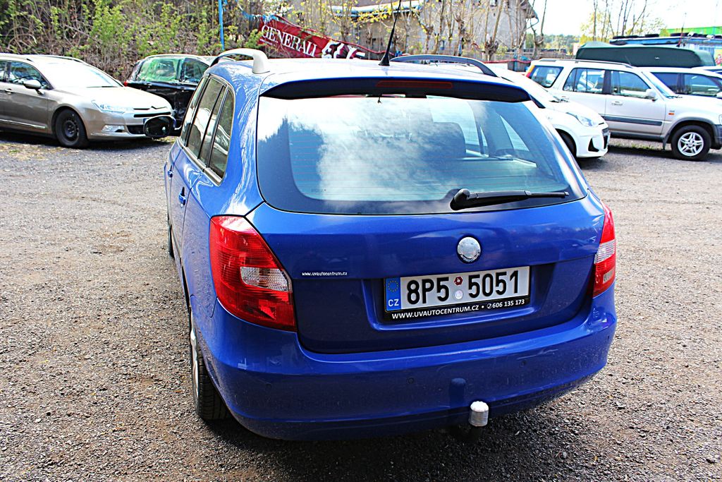 skoda-fabia-ii-kombi-1-4-16v-klima - 6