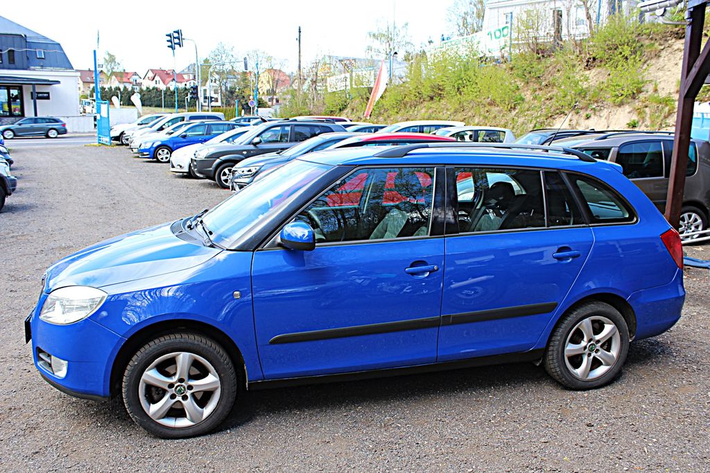 skoda-fabia-ii-kombi-1-4-16v-klima - 7