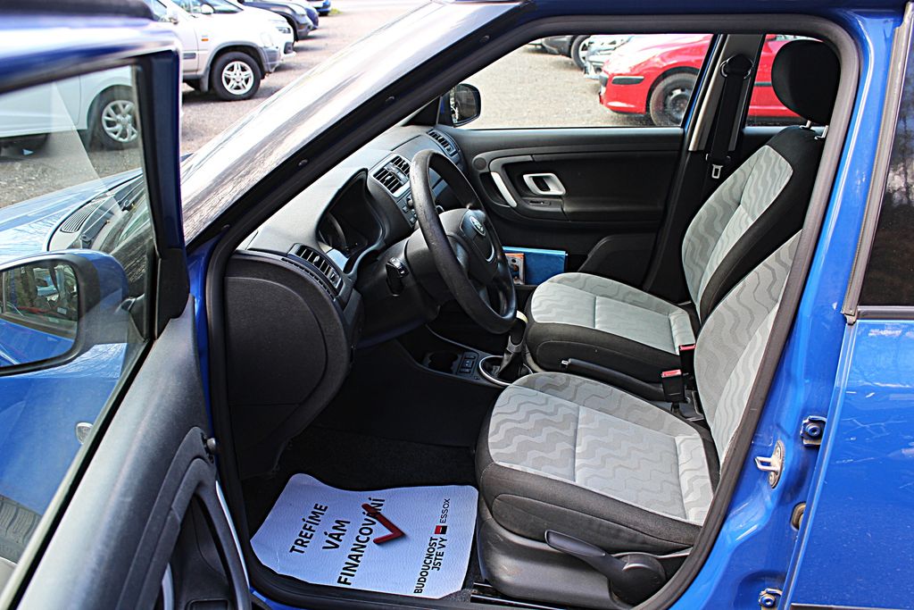 skoda-fabia-ii-kombi-1-4-16v-klima - 8