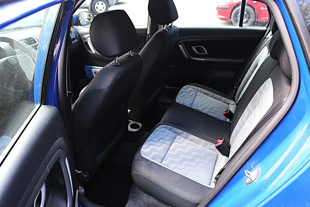 skoda-fabia-ii-kombi-1-4-16v-klima - 9