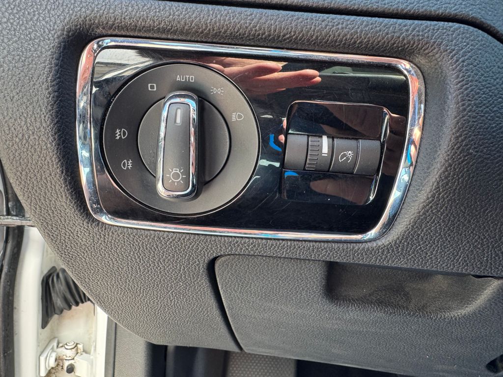 skoda-superb-combi-2-0-tdi-dsg-elegance - 7
