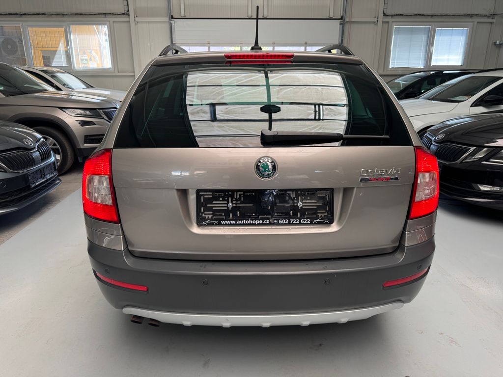 skoda-octavia-combi-2-0-tdi-4x4-scout - 4