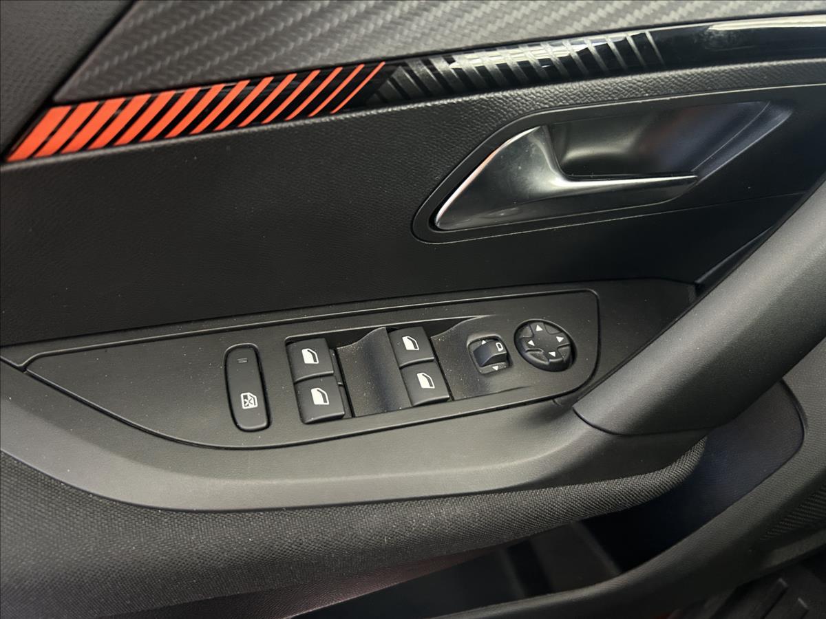 peugeot-2008-1-2-zaruka-10-2027-1-maj-cr - 9