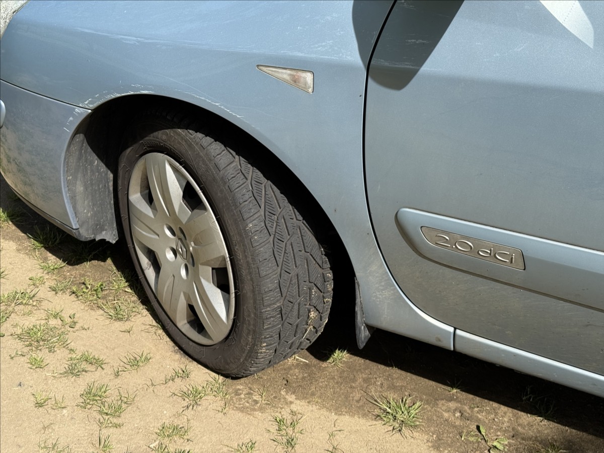 renault-espace-2-0 - 7