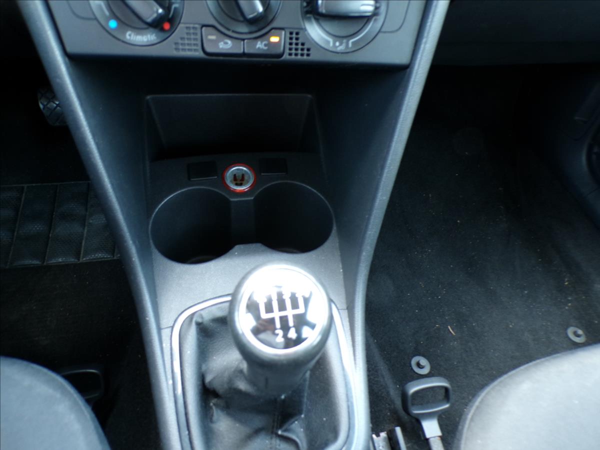 volkswagen-polo-1-2-12v-klimatizace - 8