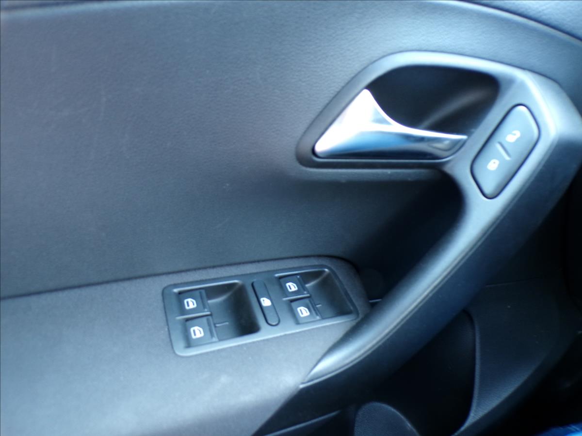 volkswagen-polo-1-2-12v-klimatizace - 9