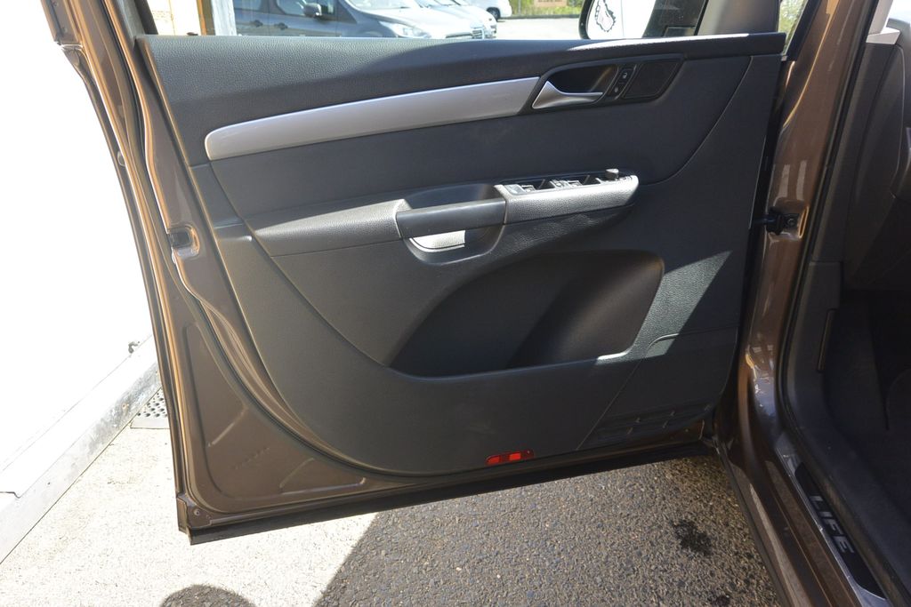 volkswagen-sharan-1-4tsi-life-110kw - 8