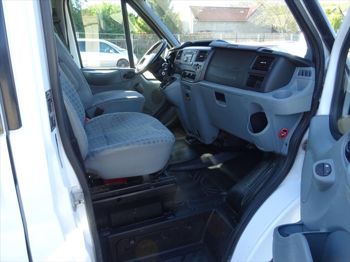 ford-transit-2-2 - 8