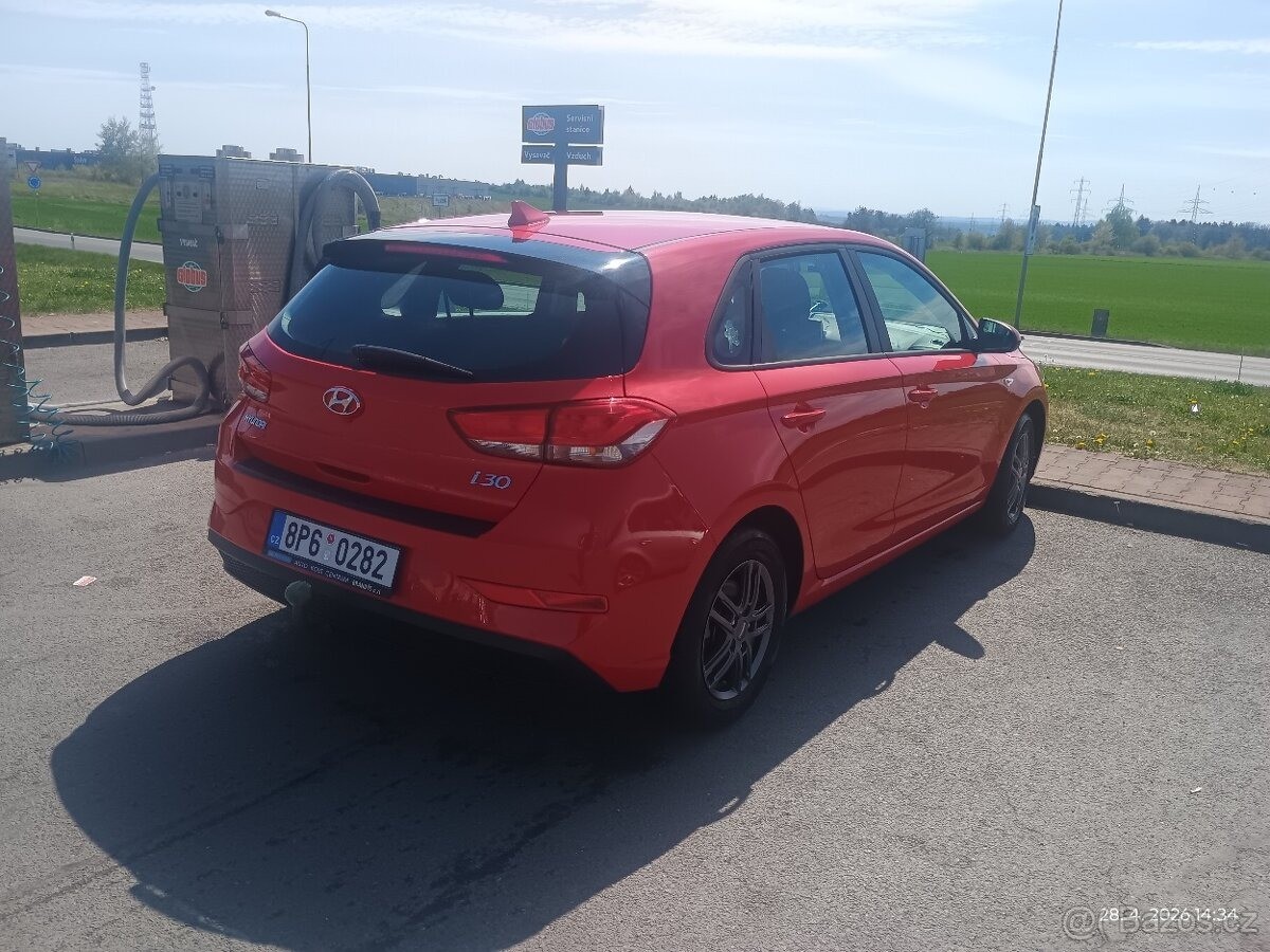 hyundai-i30-1-5-dpi-benzin-servisovano - 1