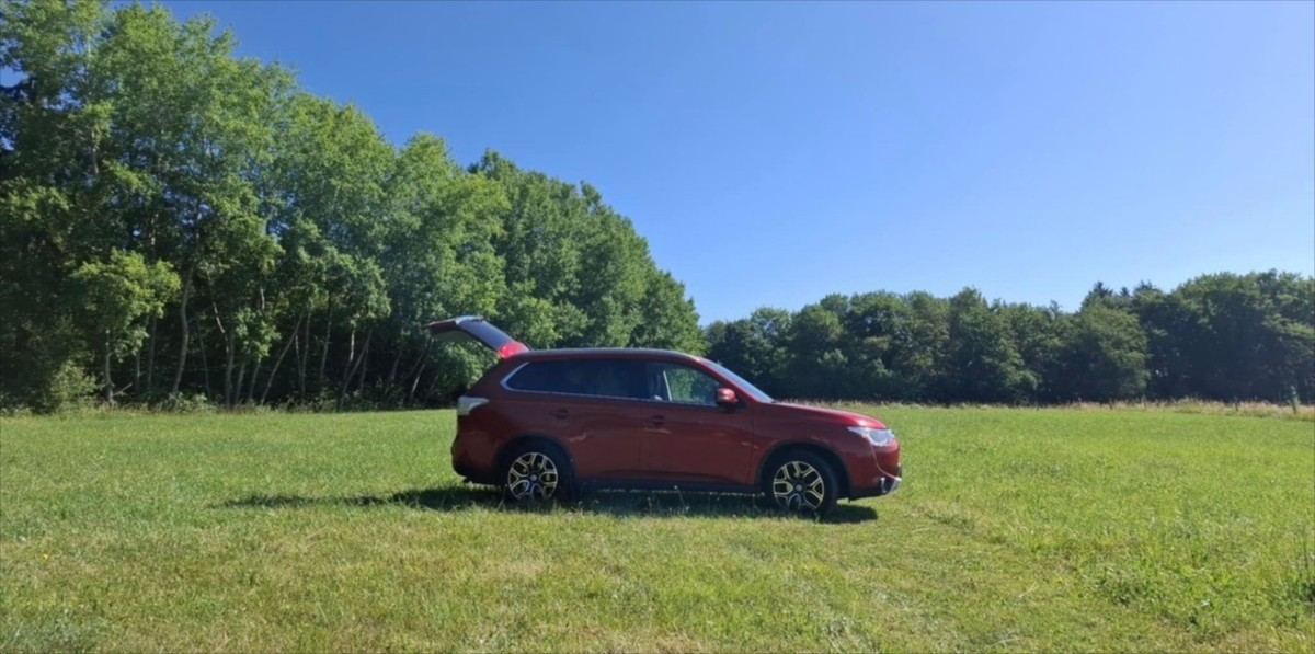 mitsubishi-outlander-2-2-nizka-spotreba-4x4-7-mist-k - 2
