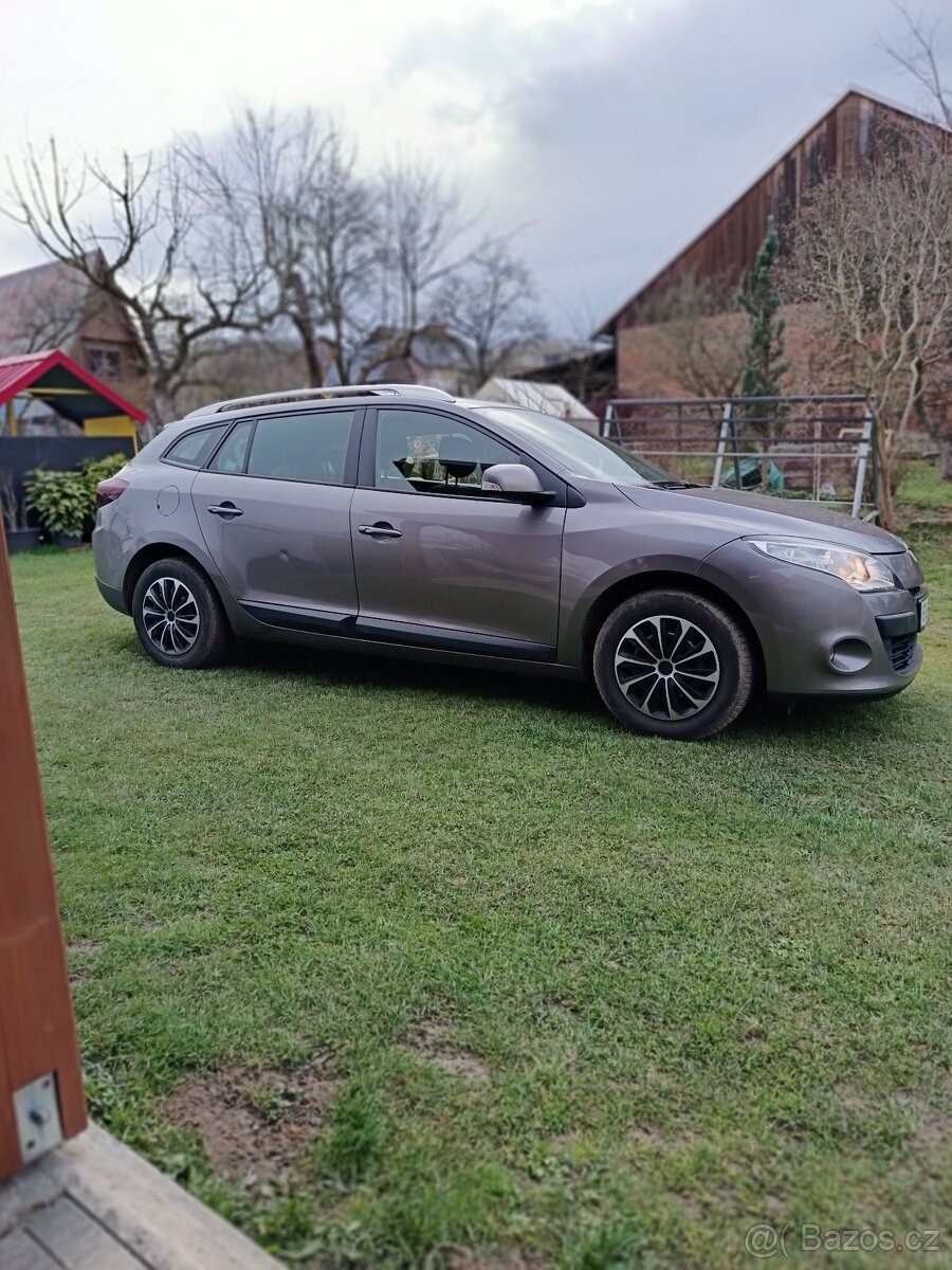 renault-megane-1-6 - 4