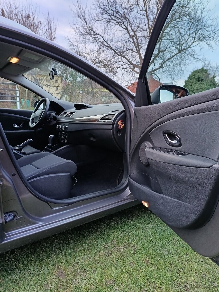 renault-megane-1-6 - 6