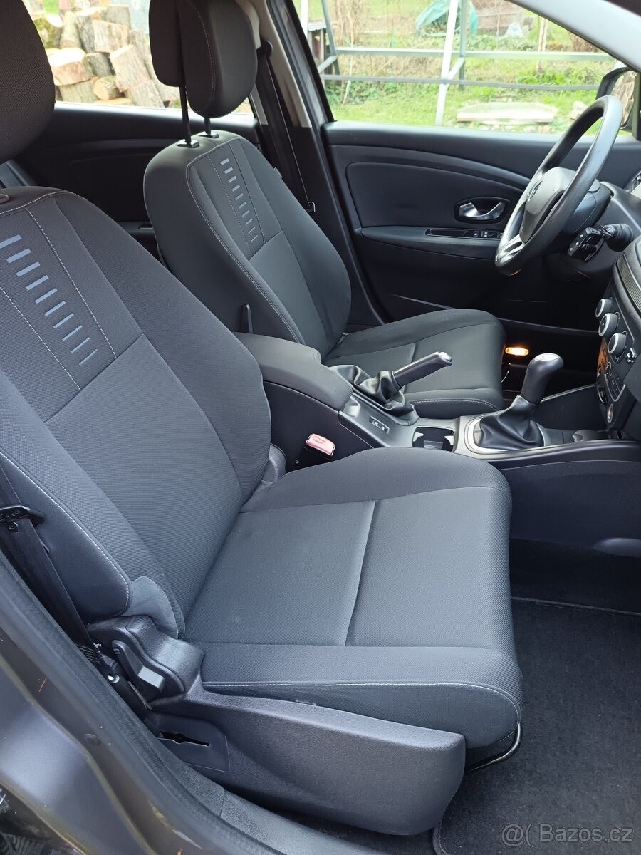 renault-megane-1-6 - 8
