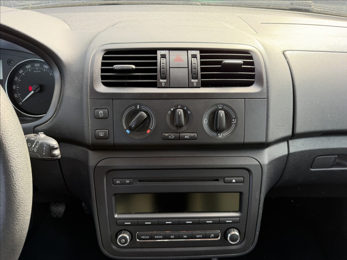 skoda-fabia-ii-1-2-tsi-ambition - 8