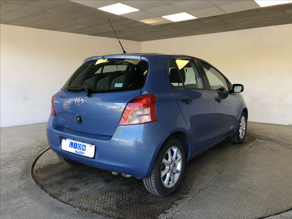 toyota-yaris-1-3-vvt-i - 6