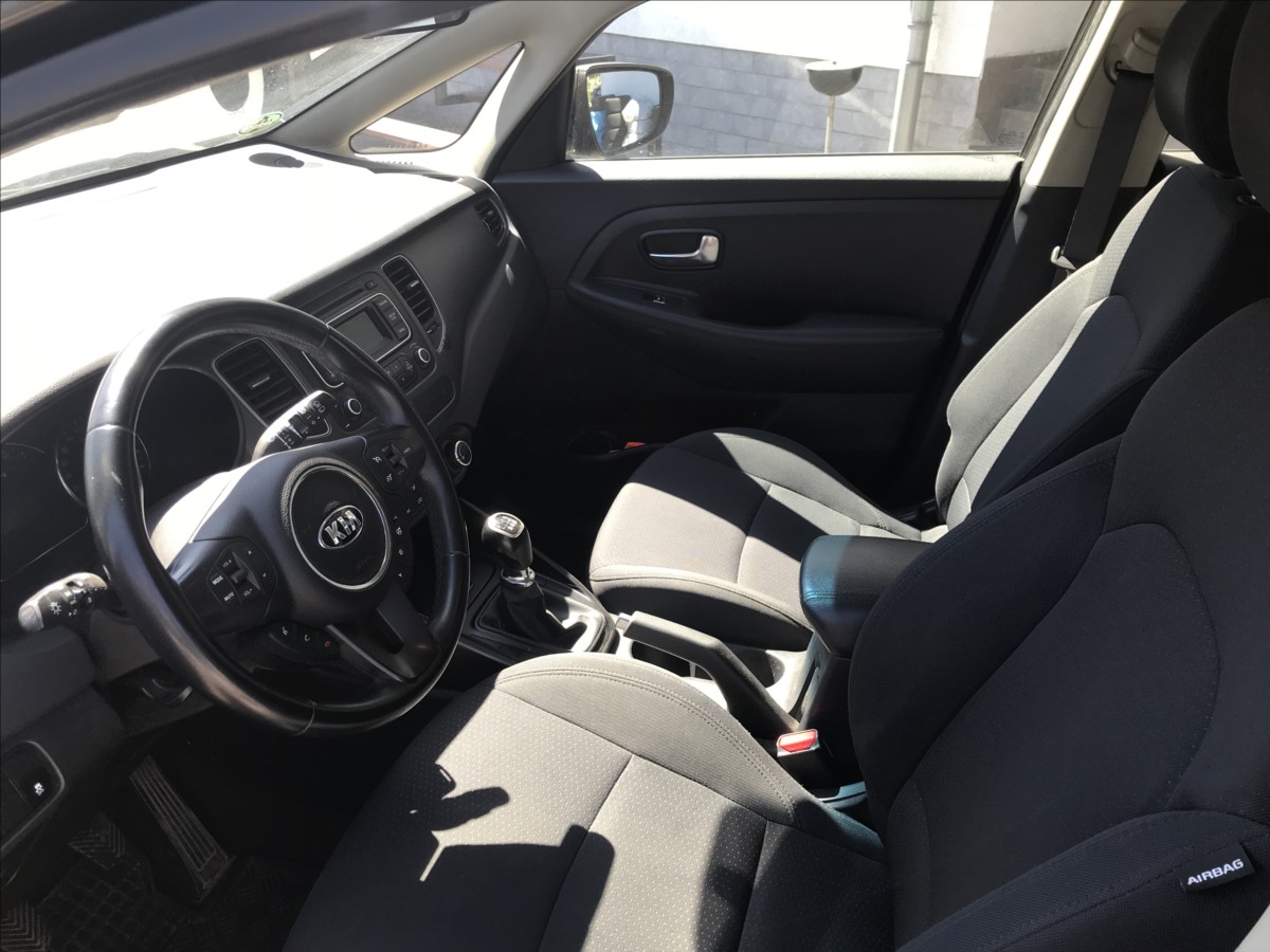 kia-carens-1-6-gdi-99kw - 7